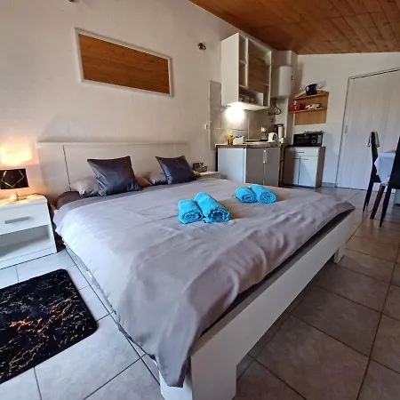 Pampas Studio, Self Check-in, Private Parking * Poreč